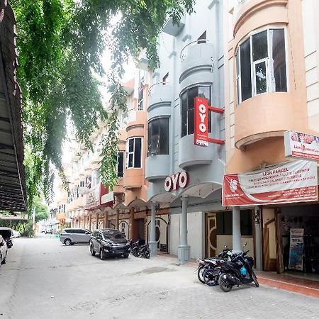 Oyo 835 Metropolitan Home Stay Медан Екстериор снимка