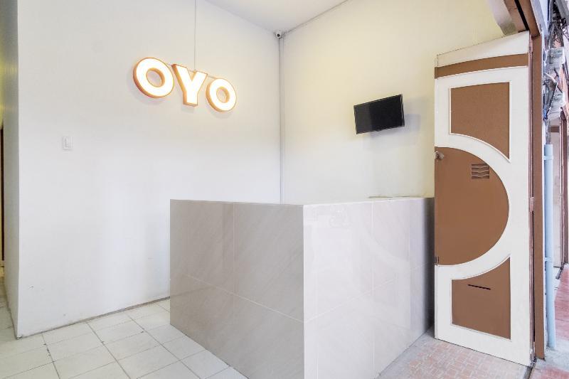 Oyo 835 Metropolitan Home Stay Медан Екстериор снимка