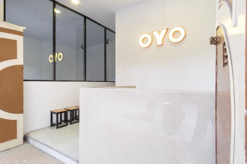 Oyo 835 Metropolitan Home Stay Медан Екстериор снимка
