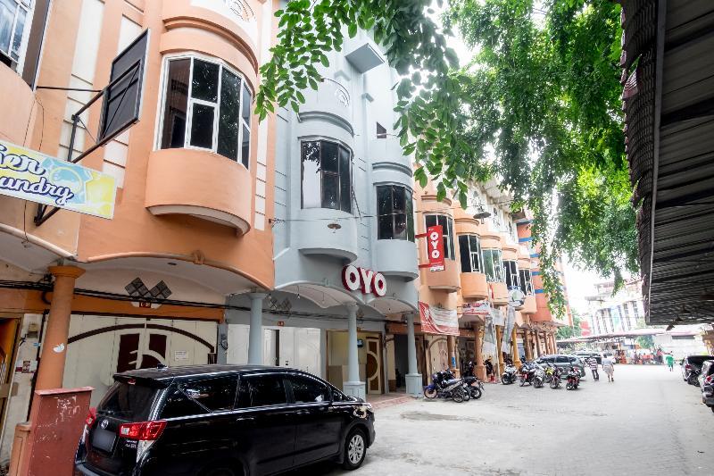 Oyo 835 Metropolitan Home Stay Медан Екстериор снимка