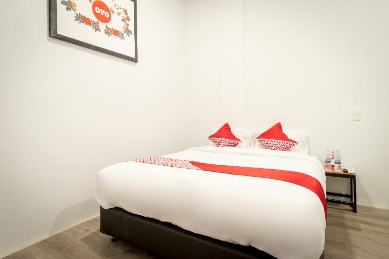 Oyo 835 Metropolitan Home Stay Медан Екстериор снимка