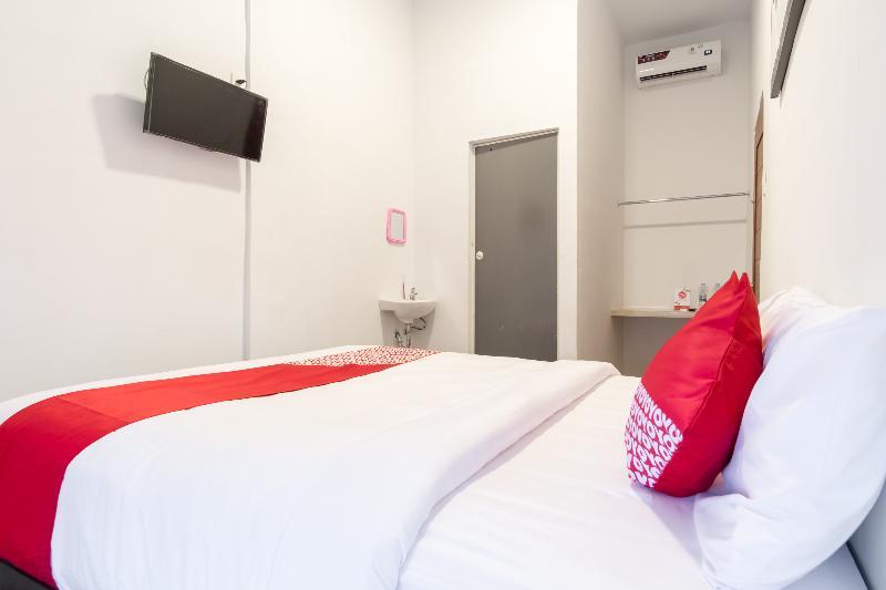 Oyo 835 Metropolitan Home Stay Медан Екстериор снимка