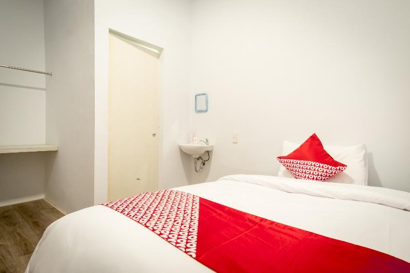 Oyo 835 Metropolitan Home Stay Медан Екстериор снимка