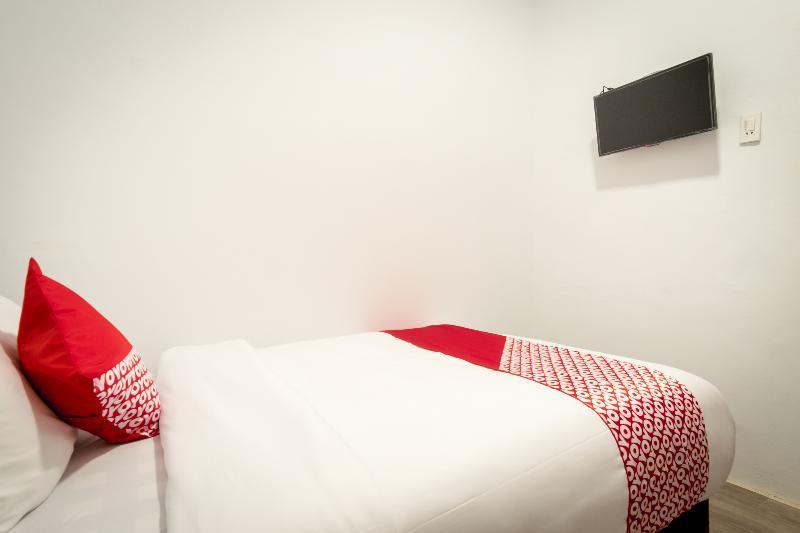 Oyo 835 Metropolitan Home Stay Медан Екстериор снимка
