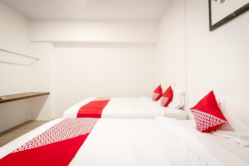 Oyo 835 Metropolitan Home Stay Медан Екстериор снимка
